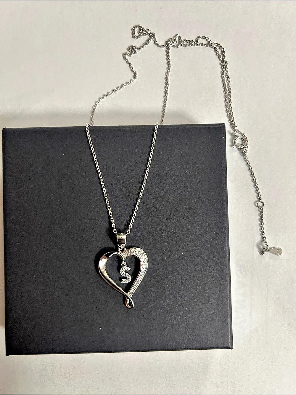 Heart Pendant Necklace in Silver Like New, S initial